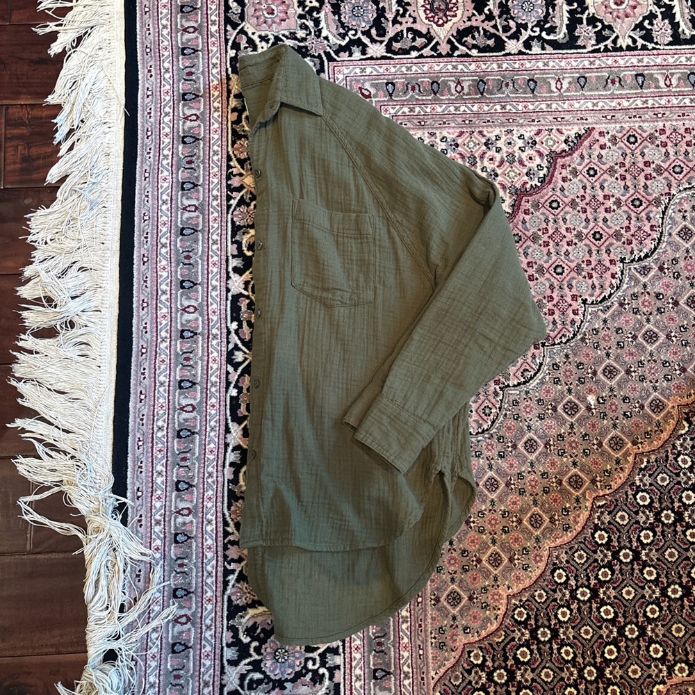 Dark green linen shirt by wilfred free xxs